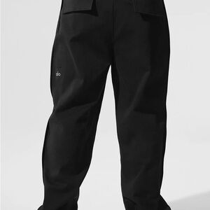 ALO Yoga Men's Dark Cargo Pants